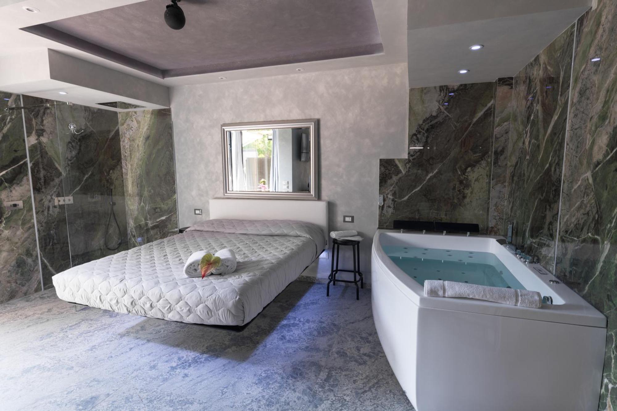 Garda Fantasy Paradise Silver O Gold Desenzano del Garda Dış mekan fotoğraf